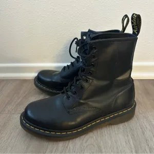 Dr. Martens 1460 Airwear Black Leather