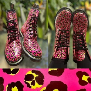 DR MARTENS 1460 Skull Leopard Smooth Leather Lace-Up Boot Clash Pink Size 7