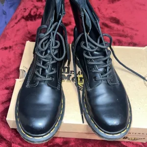 Dr. Martens 1460 W Smooth Black Boots