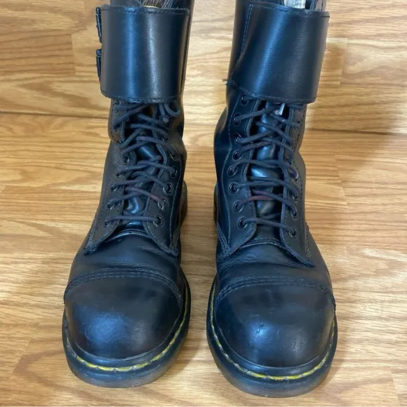 Dr. Martens Airwair 12 Hole  Boots Men’s Size 6 Women’s 7 Caden Steel Toe Black