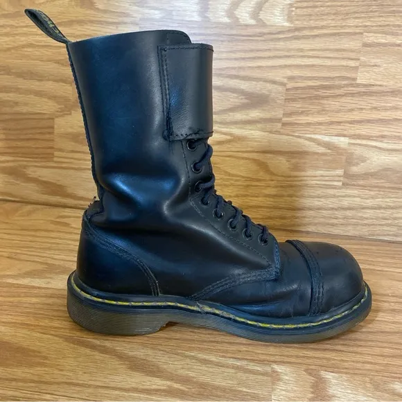 Dr. Martens Airwair 12 Hole  Boots Men’s Size 6 Women’s 7 Caden Steel Toe Black