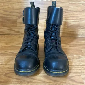 Dr. Martens Airwair 12 Hole  Boots Men’s Size 6 Women’s 7 Caden Steel Toe Black