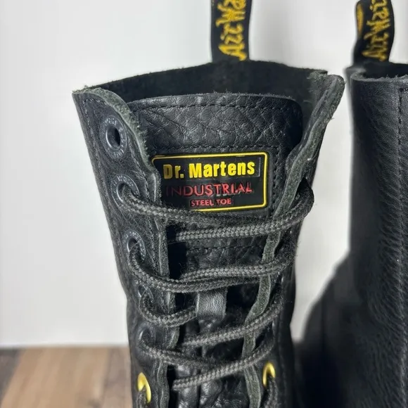 Dr. Martens Boots Mens 8 Steel Toe Safety Slip Resistant Leather Utility Laces