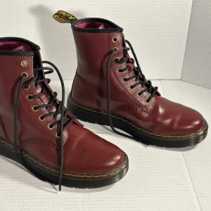 Dr. Martens Burgundy AW004 Boots M-7. L-8