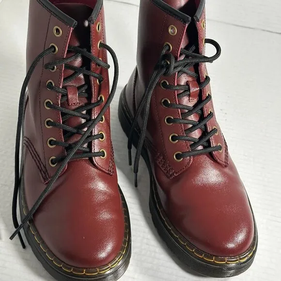 Dr. Martens Burgundy AW004 Boots M-7. L-8