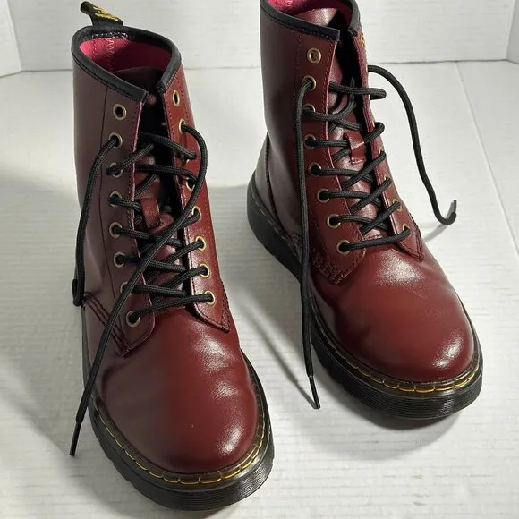Dr. Martens Burgundy AW004 Boots M-7. L-8