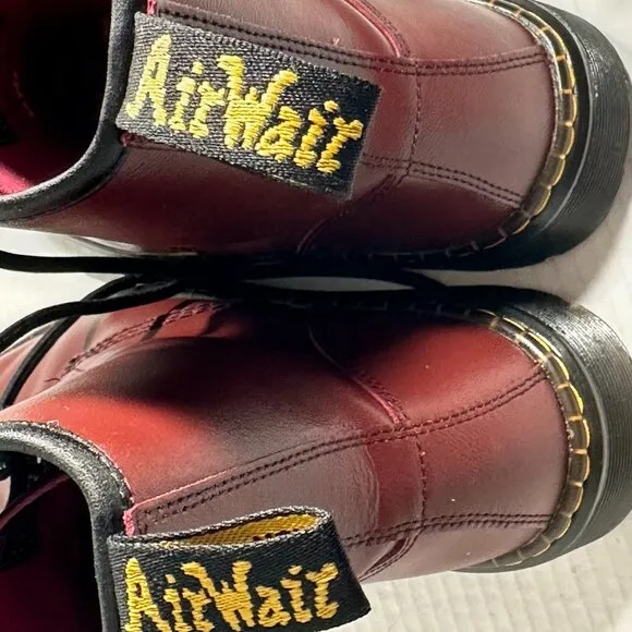 Dr. Martens Burgundy AW004 Boots M-7. L-8