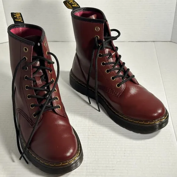 Dr. Martens Burgundy AW004 Boots M-7. L-8