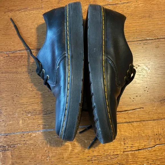 Dr Martens Classic Black Leather Women’s Shoes