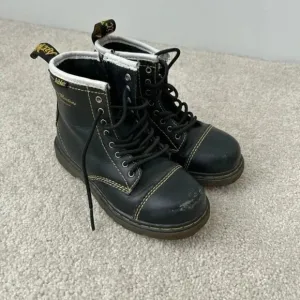 Dr martens kids boots black