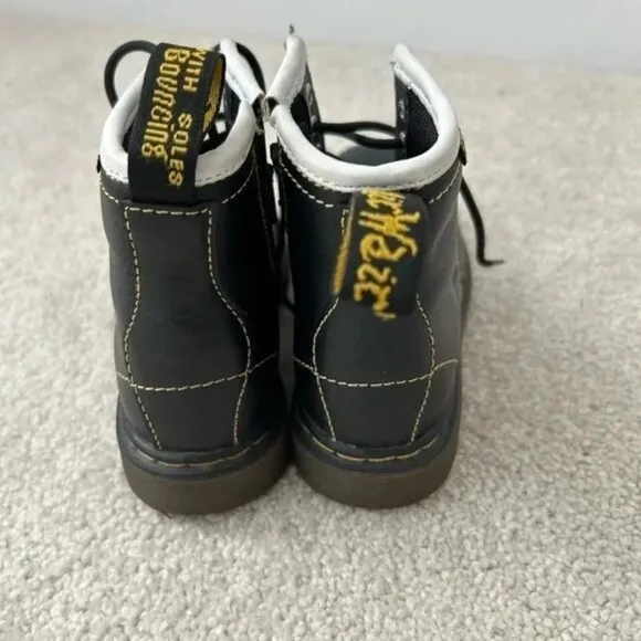 Dr martens kids boots black