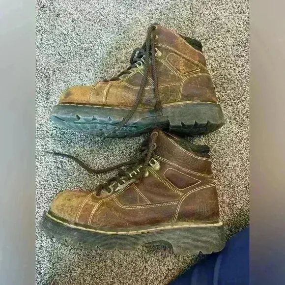 Dr Martens steel toe work boots size 10 brown damage to tongue