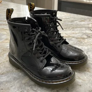 Dr. Martens YOUTH 1460 PATENT LEATHER LACE UP BOOTS size 2