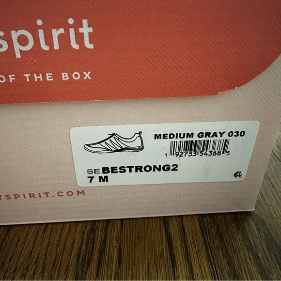 Easy Spirit Women’s Bestrong Walking Shoes in grey, size 7 NWT