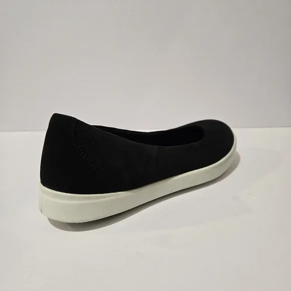 Ecco Barrentz Ballet Flat Shoes 6.5