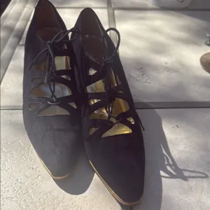 Elegant Black Lace-Up Women's Shoes