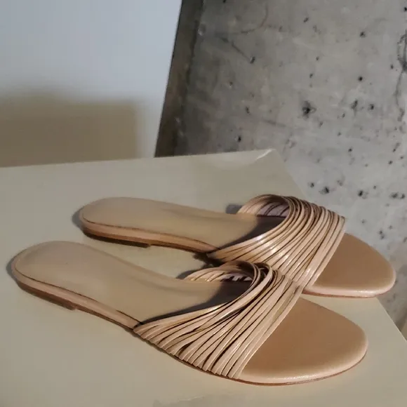 Elegant Women's Tan Slide Sandals