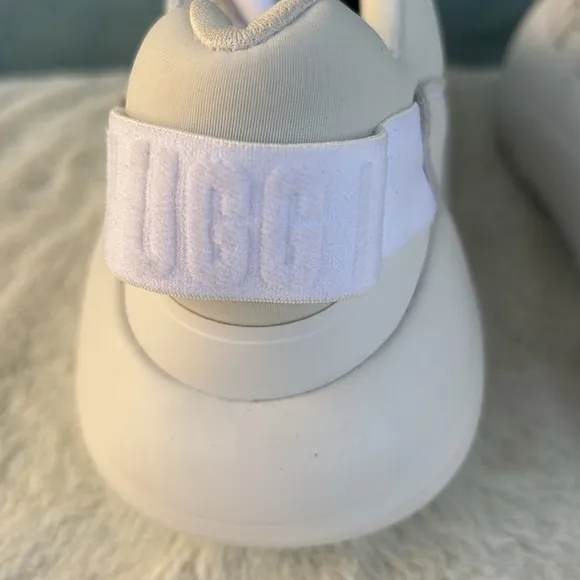 EUC Kids White UGG Sneakers Size 8