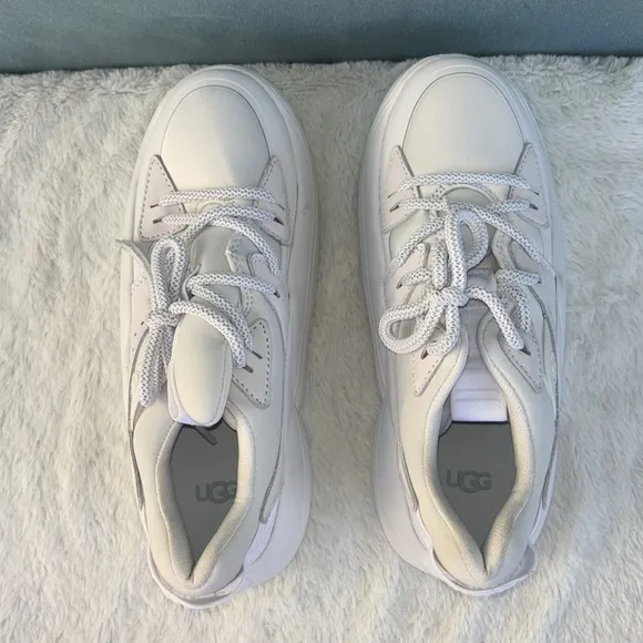 EUC Kids White UGG Sneakers Size 8