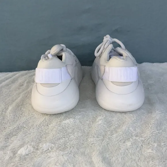 EUC Kids White UGG Sneakers Size 8