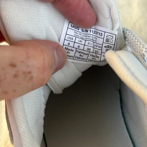 EUC Kids White UGG Sneakers Size 8
