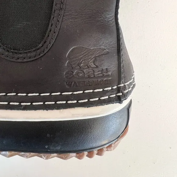 EUC Sorel Out &amp; About Chelsea Women’s Waterproof Snow Boots, Size 7.5