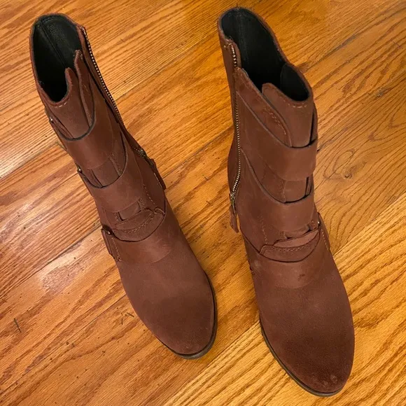 EUC Sorel Waterproof Boots, Brown