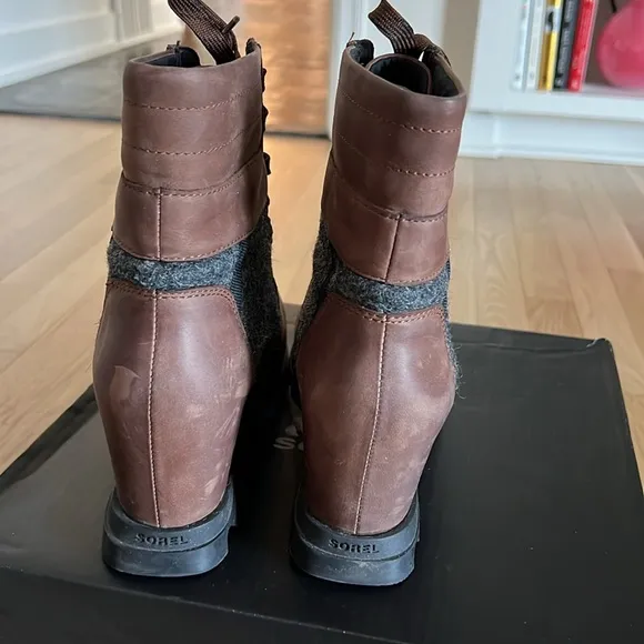 EUC Sorel Wedge Koan of Arctic boots, Sz 10