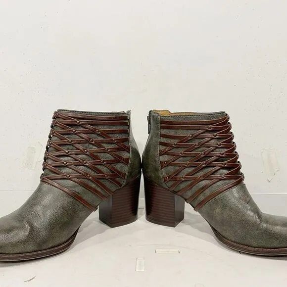 Euro By Sofft Ankle Sola Women Comfort Leather Studded Moto shoes boots 8M