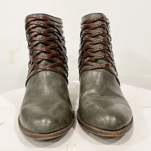 Euro By Sofft Ankle Sola Women Comfort Leather Studded Moto shoes boots 8M