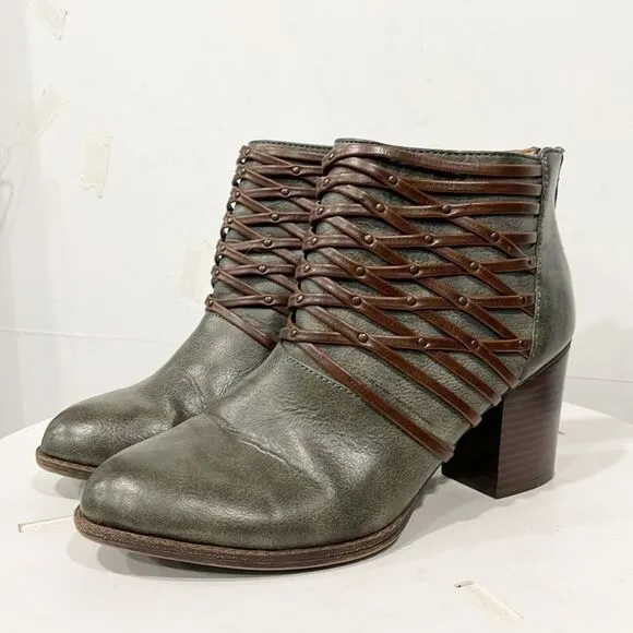 Euro By Sofft Ankle Sola Women Comfort Leather Studded Moto shoes boots 8M