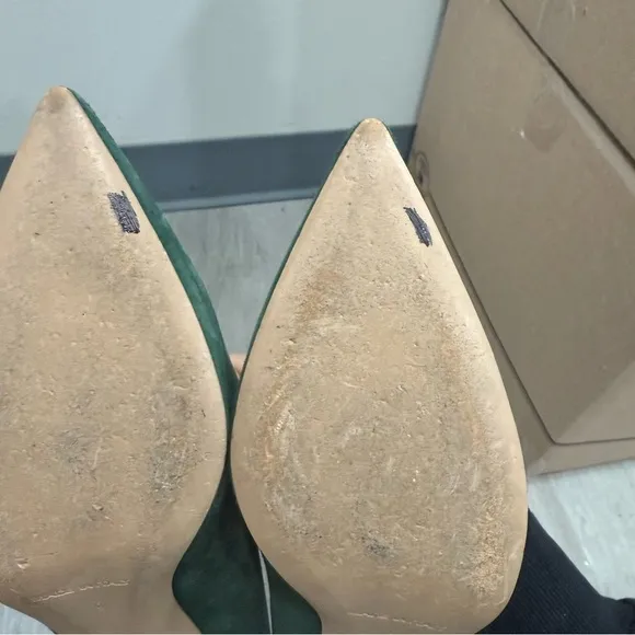 Everlane Heels The Editor Kitten Heel in Green Suede
