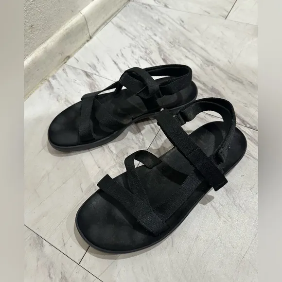 Everlane Sandals Women size 10 The ReNew Shoes Black Strappy Comfort Walking