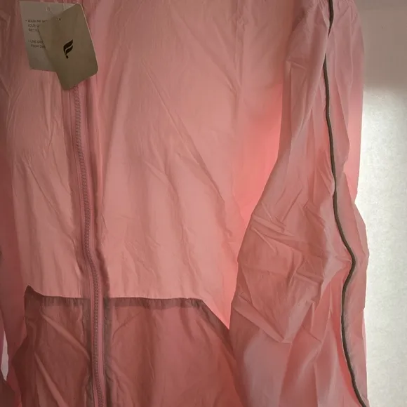 Fabletics Oversized Flyweight Windbreaker in &quot;Pretty Pink&quot; Size L