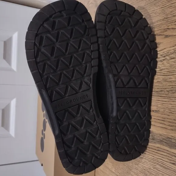 Feelgrounds Discontinued Patrol Lite All Black EU 41 Size 10 Barefoot Shoes