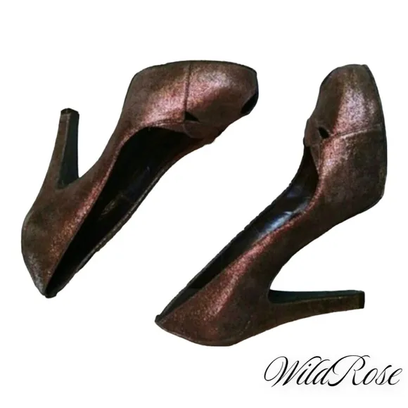 Fendi Bronze Leather Cut Out Perp Toe Pumps