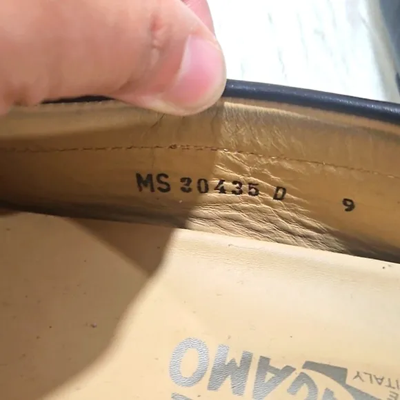 FERRAGAMO Parigi Driver Loafers Size 9