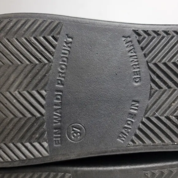 Finn Comfort Black Flat Shoes  Germany Sz 37 US 6.5 NWOT