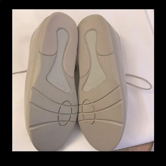 FLEXX 8WW COMFORT SHOES.  NEW