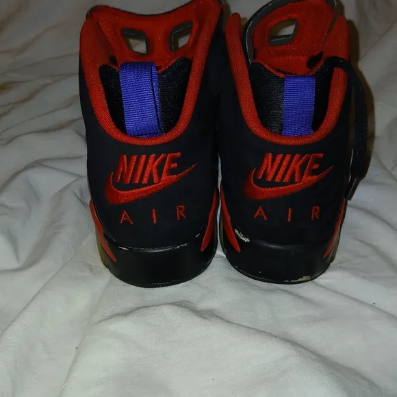 Flights Black and Red High-Top Sneakers nike air jordan 4-06-23