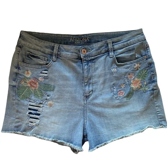 Floral Jean Shorts Ripped Distressed Wash Embroidered Flowers Size Large 17
