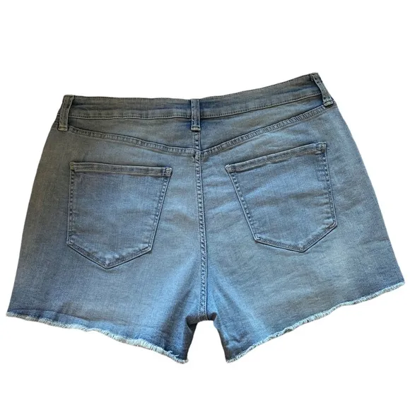 Floral Jean Shorts Ripped Distressed Wash Embroidered Flowers Size Large 17
