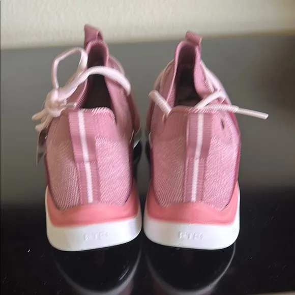 FootJoy HyperFlex Women's Pink Golf Shoes NIB