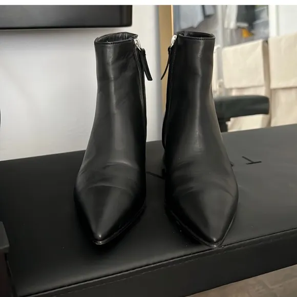 Freda Salvador Pointed Toe Heel Boots  Size 6,5
