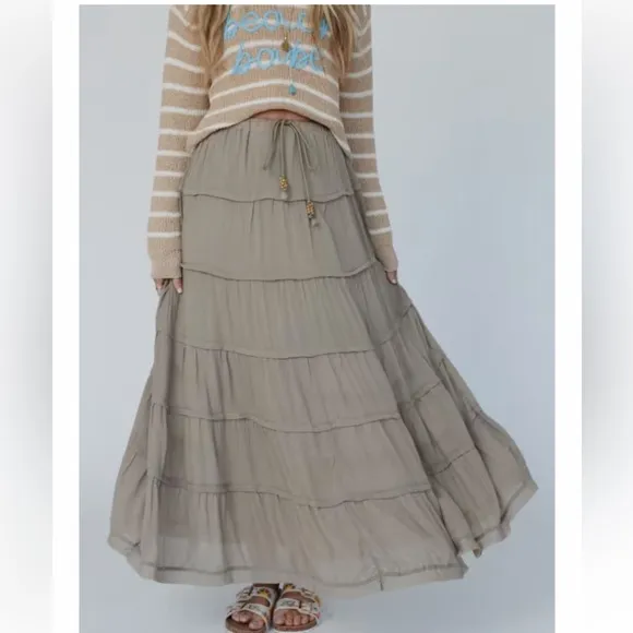 FREE FLOW TIERED MAXI SKIRT NWT Boutique