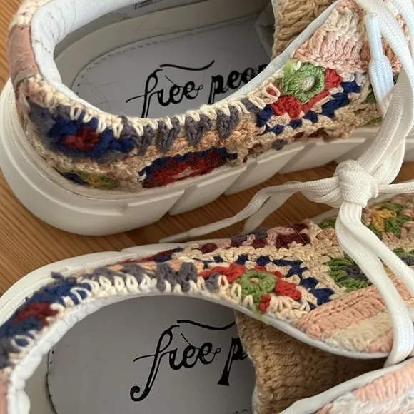 Free People Catch Me If You Can Crochet Flower Sneaker EU 40 US 10 New JB