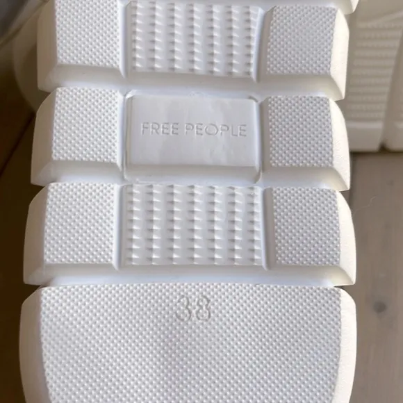 Free People Catch Me If You can Platform Crochet Chunky Sole Sneaker Size 8