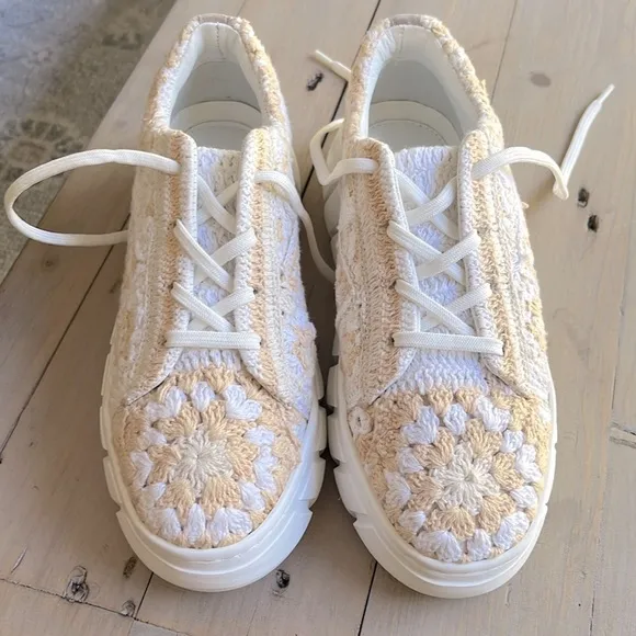 Free People Catch Me If You can Platform Crochet Chunky Sole Sneaker Size 8