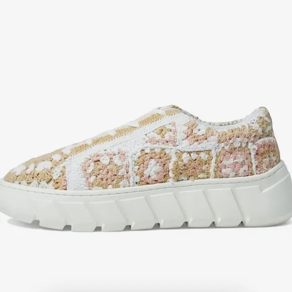 Free People Catch Me If You can Platform Crochet Chunky Sole Sneaker Size 8