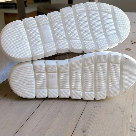 Free People Catch Me If You can Platform Crochet Chunky Sole Sneaker Size 8